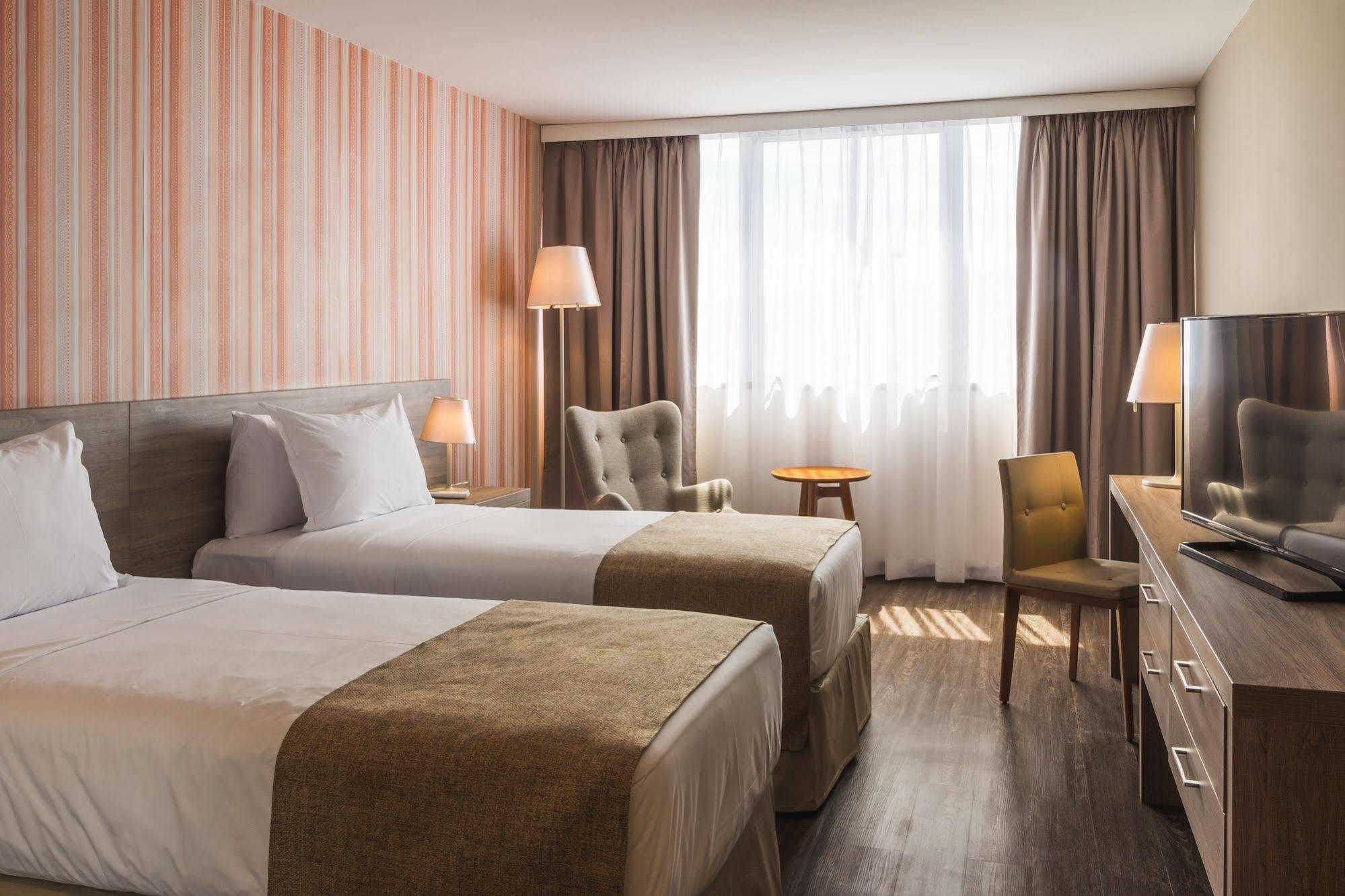 Frontier Hotel ริเวรา ภายนอก รูปภาพ
